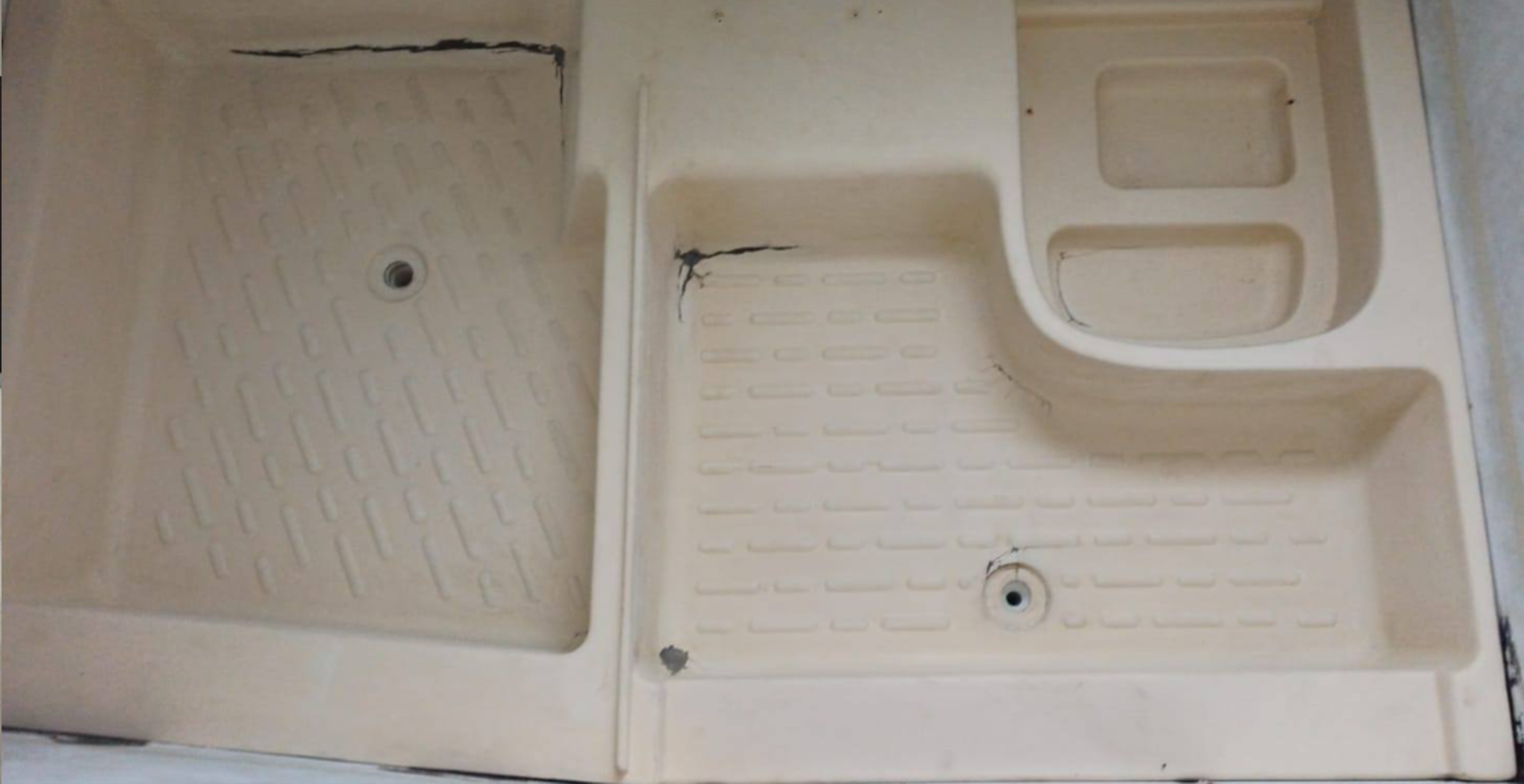 Duschtassen Reparatur - Membrapol Camper 260 - vorher